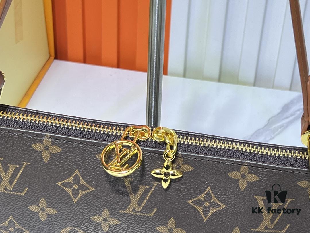 Upgraded Original M12174 This Pochette Sèvres Belongs to the LV Ski Collection, Ready to Shine in a 'Sparkling' Gunmetal Tone