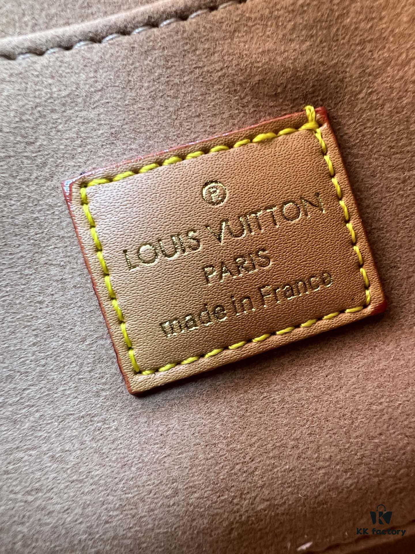 Upgraded Original M12174 This Pochette Sèvres Belongs to the LV Ski Collection, Ready to Shine in a 'Sparkling' Gunmetal Tone