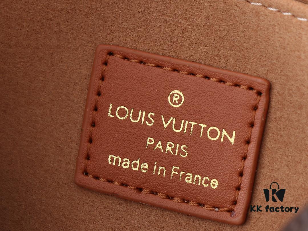 Upgraded Original M12174 This Pochette Sèvres Belongs to the LV Ski Collection, Ready to Shine in a 'Sparkling' Gunmetal Tone