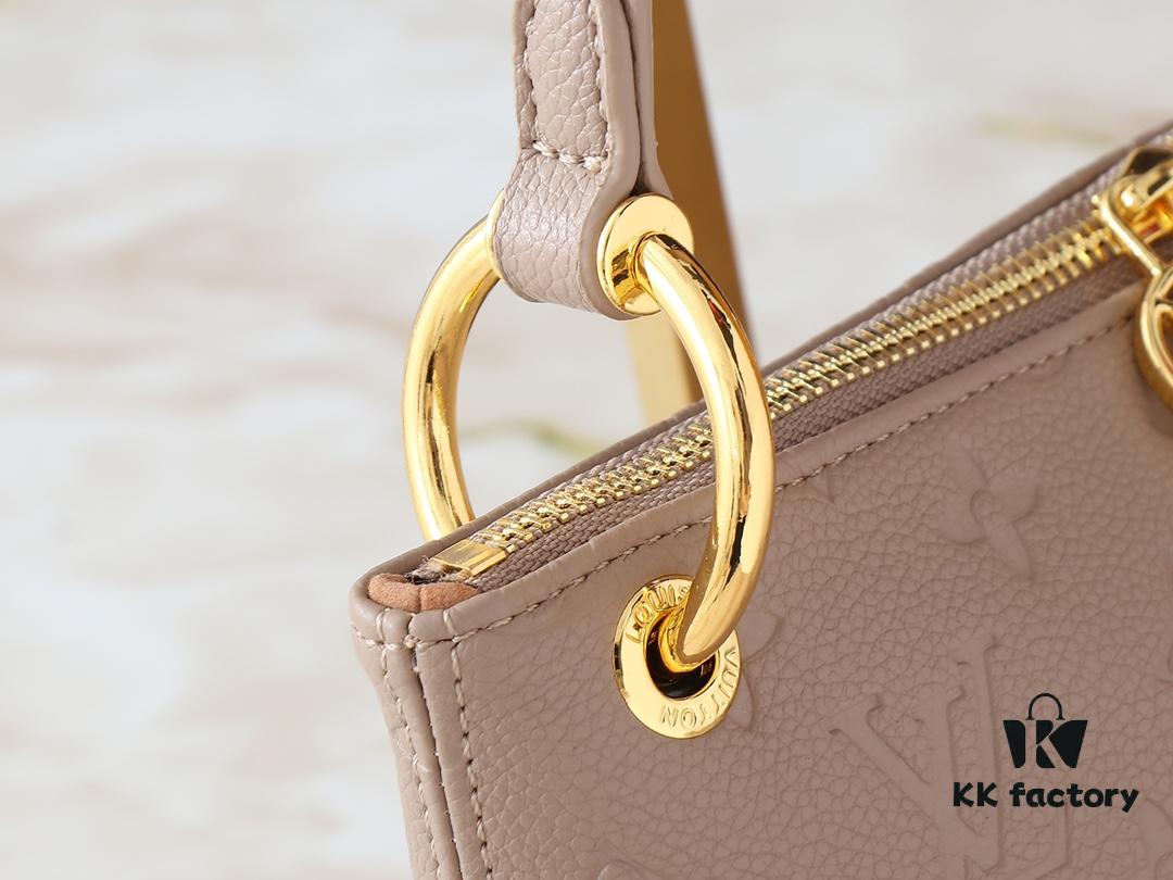 Upgraded Original M12174 This Pochette Sèvres Belongs to the LV Ski Collection, Ready to Shine in a 'Sparkling' Gunmetal Tone