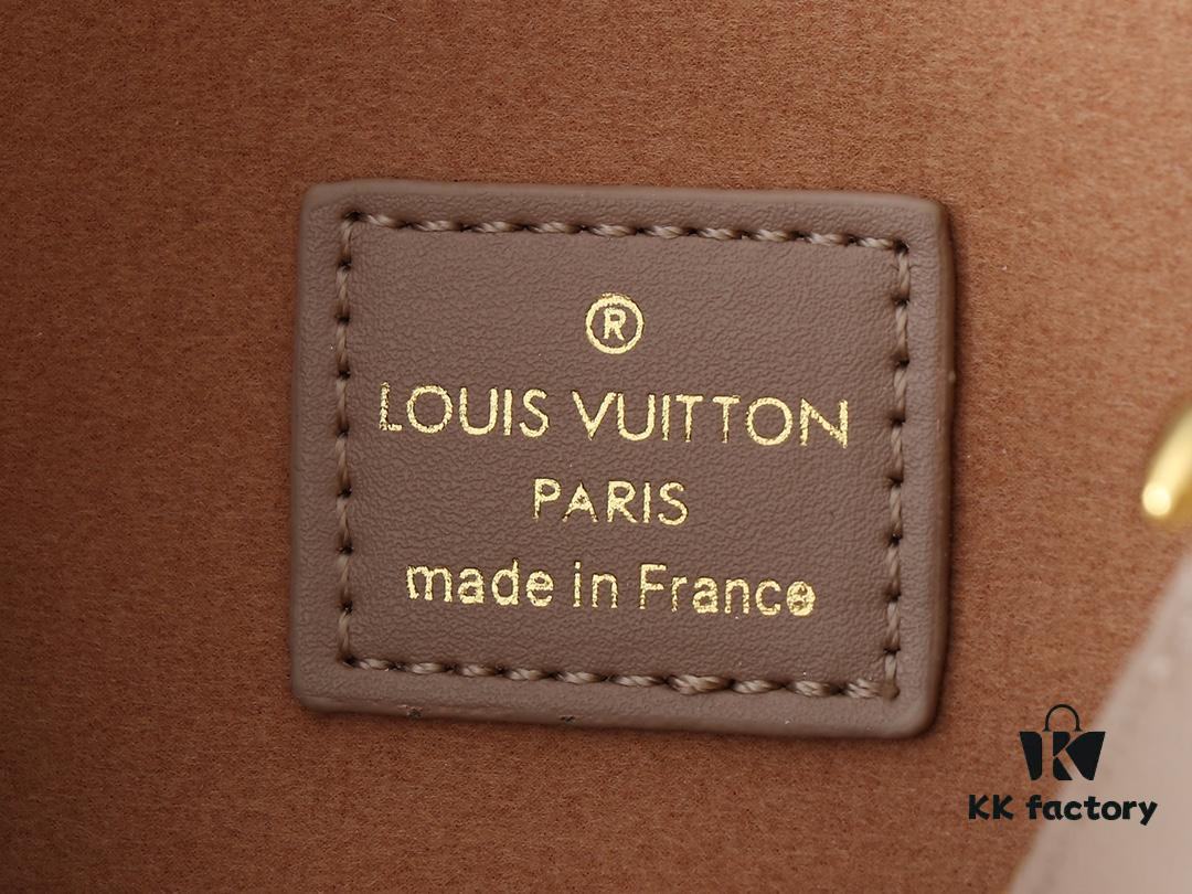 Upgraded Original M12174 This Pochette Sèvres Belongs to the LV Ski Collection, Ready to Shine in a 'Sparkling' Gunmetal Tone