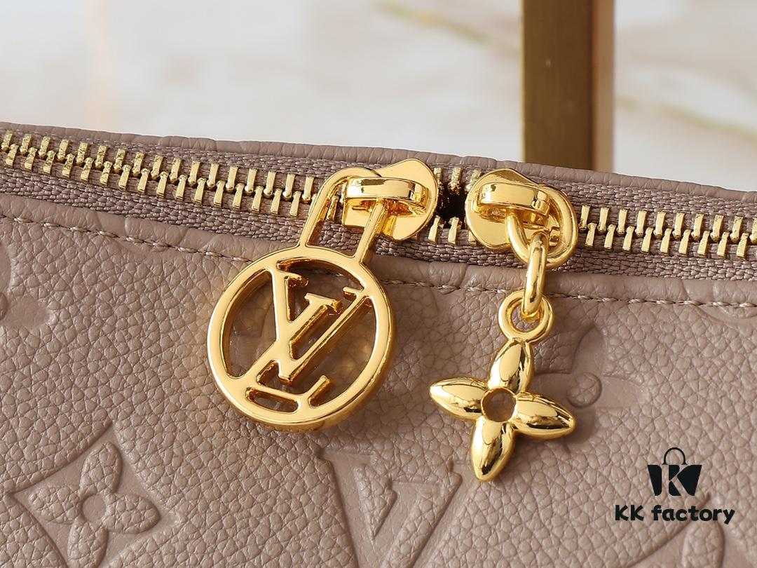 Upgraded Original M12174 This Pochette Sèvres Belongs to the LV Ski Collection, Ready to Shine in a 'Sparkling' Gunmetal Tone