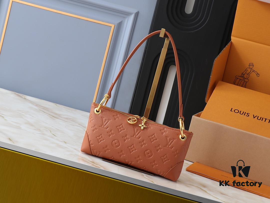 Upgraded Original M12174 This Pochette Sèvres Belongs to the LV Ski Collection, Ready to Shine in a 'Sparkling' Gunmetal Tone