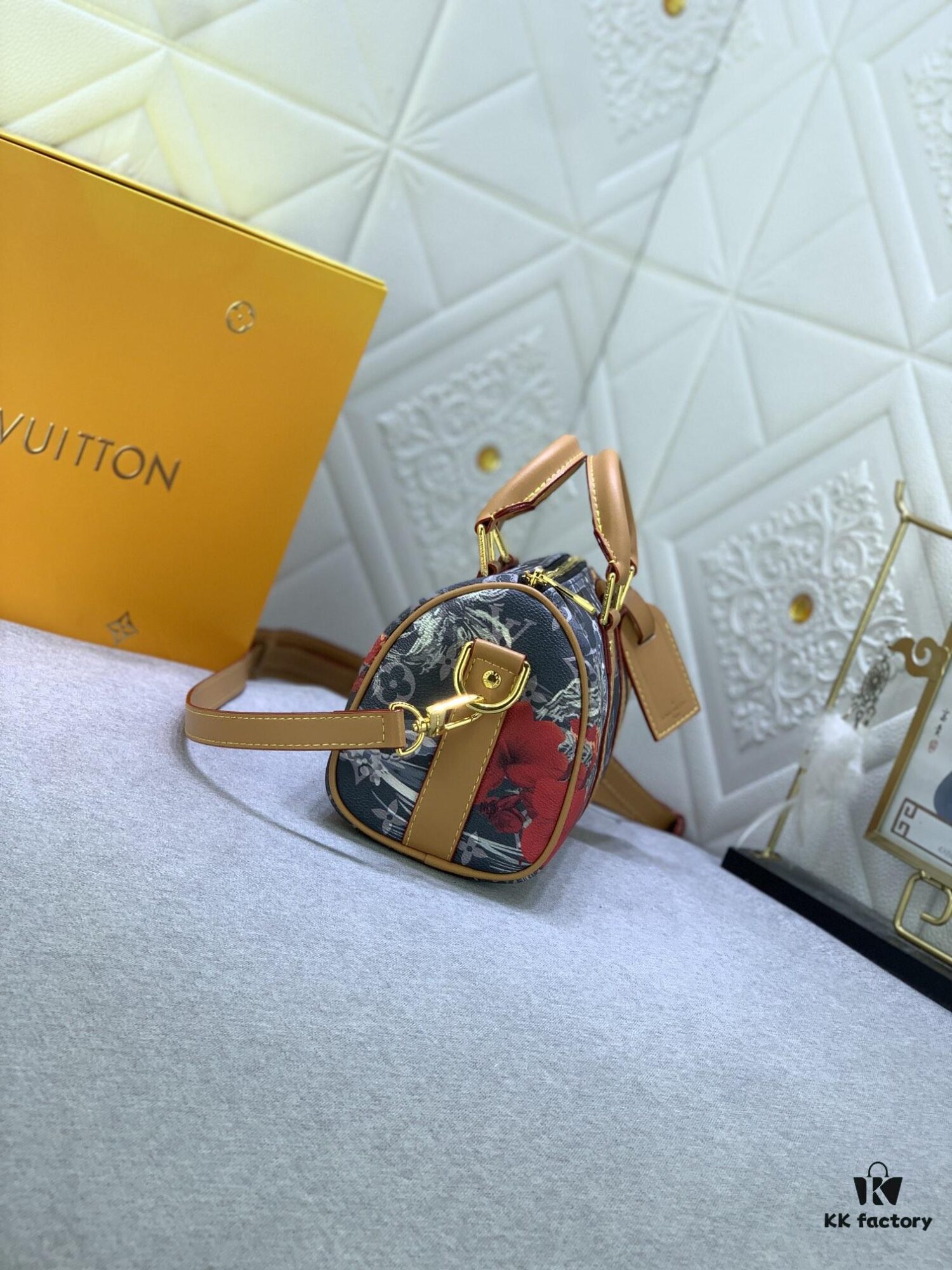 Upgraded from M11645 M46271 Grey Floral M24999 Grey Floral Colorful M25440 Blue Colorful Turquoise Series Pillow Bag