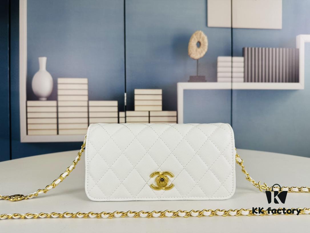 New Arrival Today's Recommendation 🌸 CHANEL 23K Camellia Clasp Underarm Bag