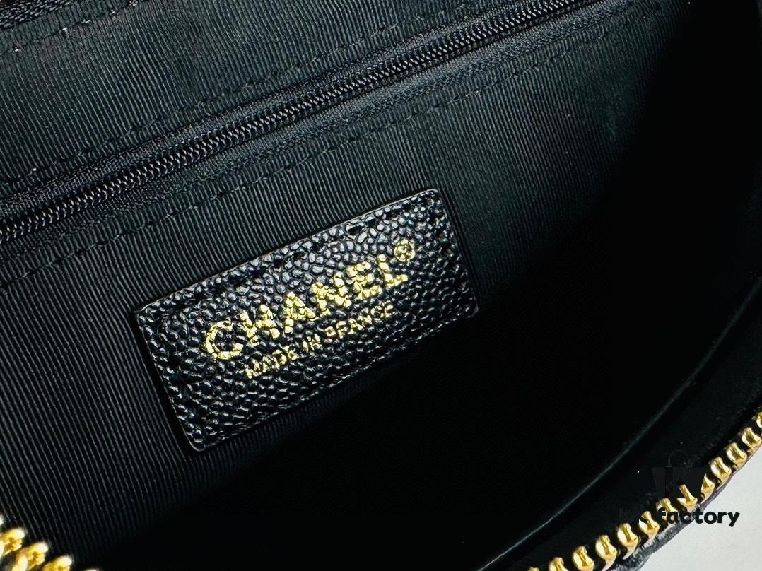 New Arrival Chanel Vintage Black and Gold Shoulder Bag 🖤 Jennie's Style