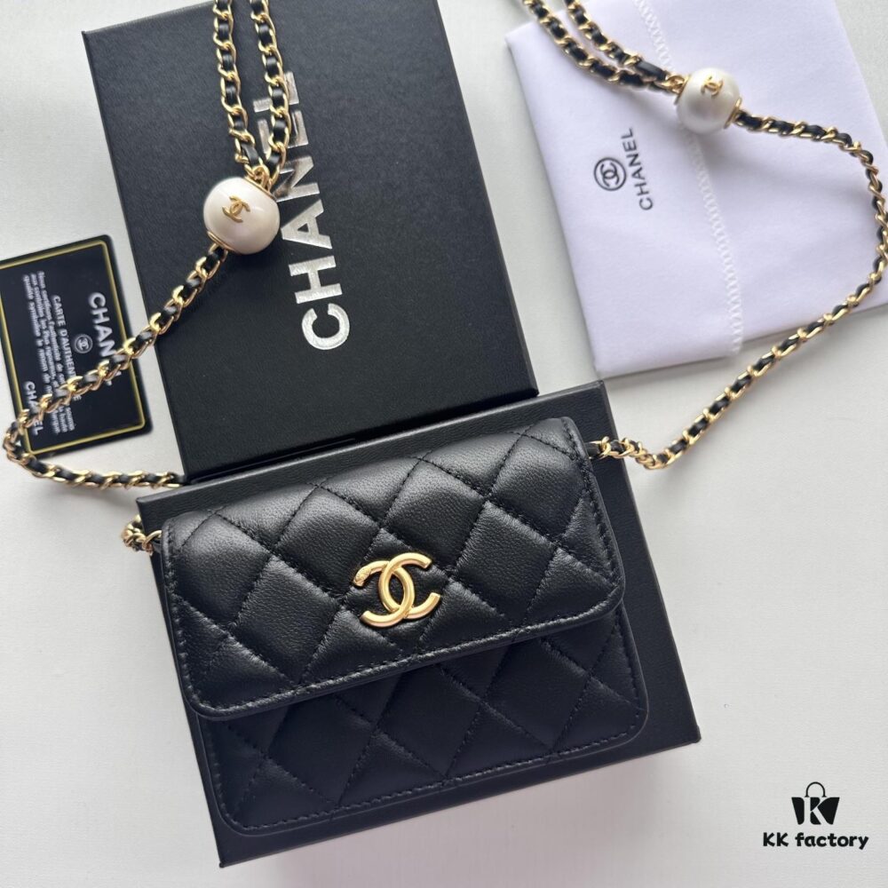 Chanel Boutique Style ❤❤ Caviar Leather with Pearl and Chain Hardware, Full Leather Interior and Exterior, High-Quality Craftsmanship, Gold-Tone Clasp, Can Be Worn as Shoulder Bag, Crossbody or Waist Bag