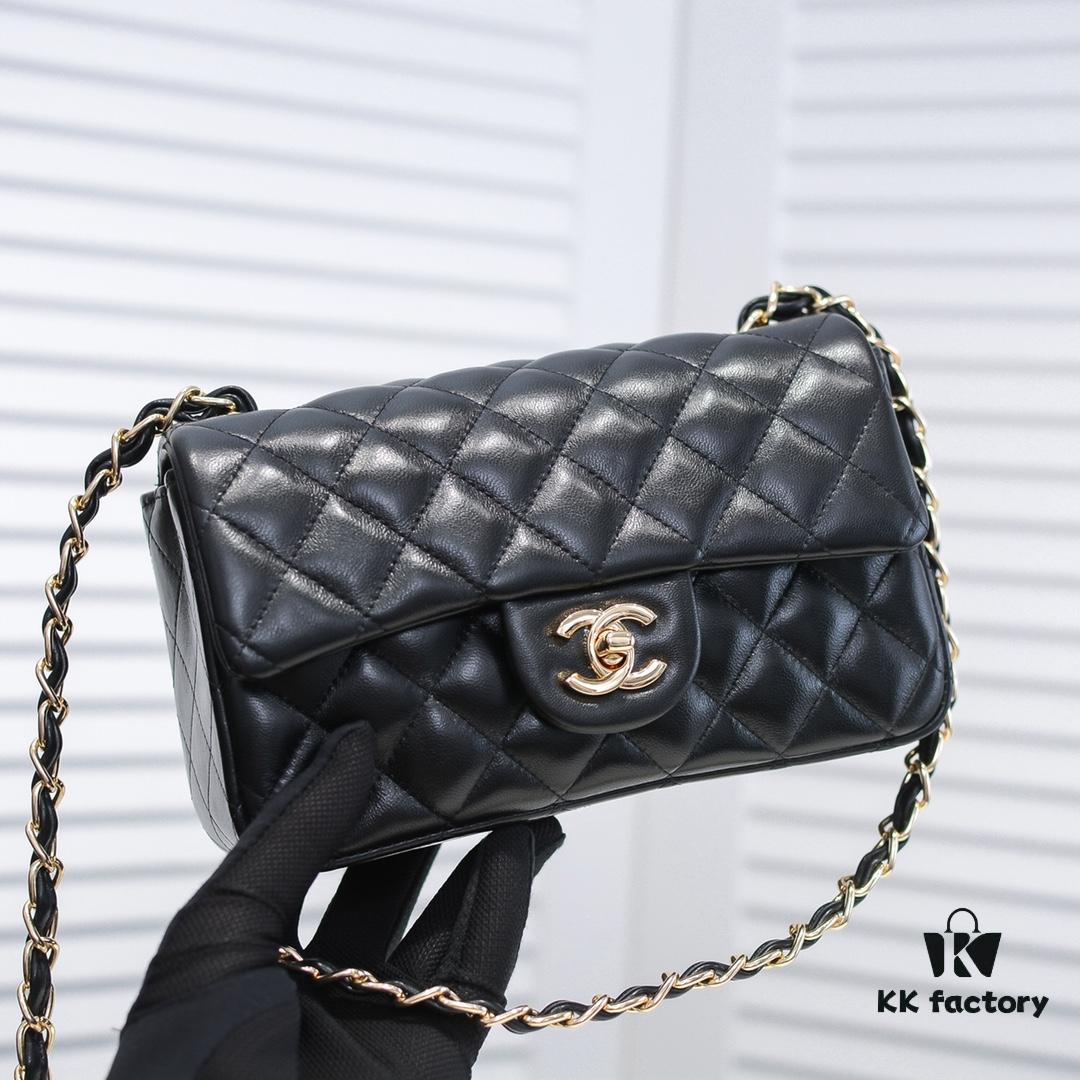 CF Versatile Little Lamb Skin Rose Chanel Eternal Classic Noble Temperament Favorite Among Elegantly Refined Women Luxurious and Durable