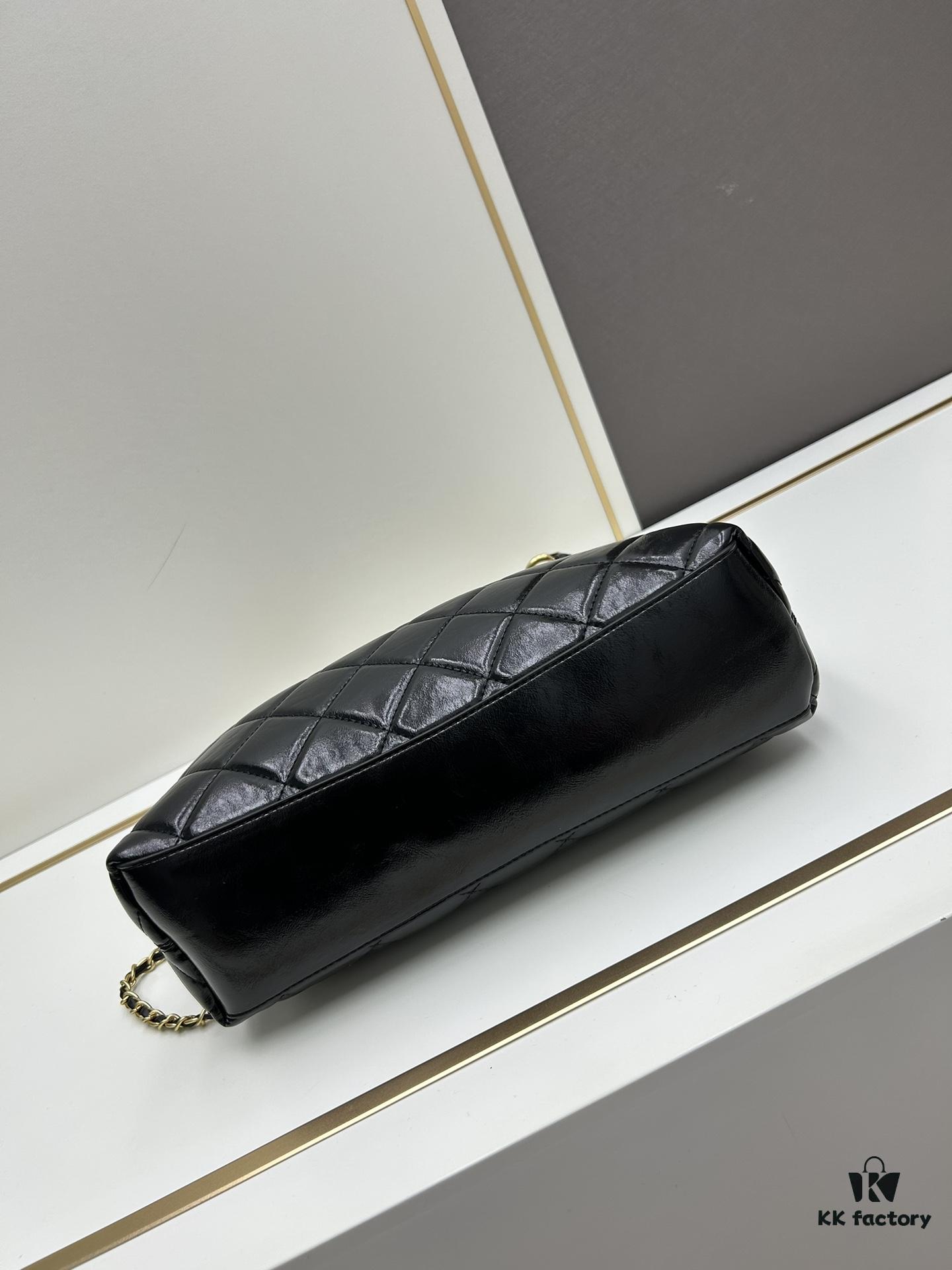 New Large Batch No Filter | Today's Must-Have: Chanel 24A Hobo 🖤