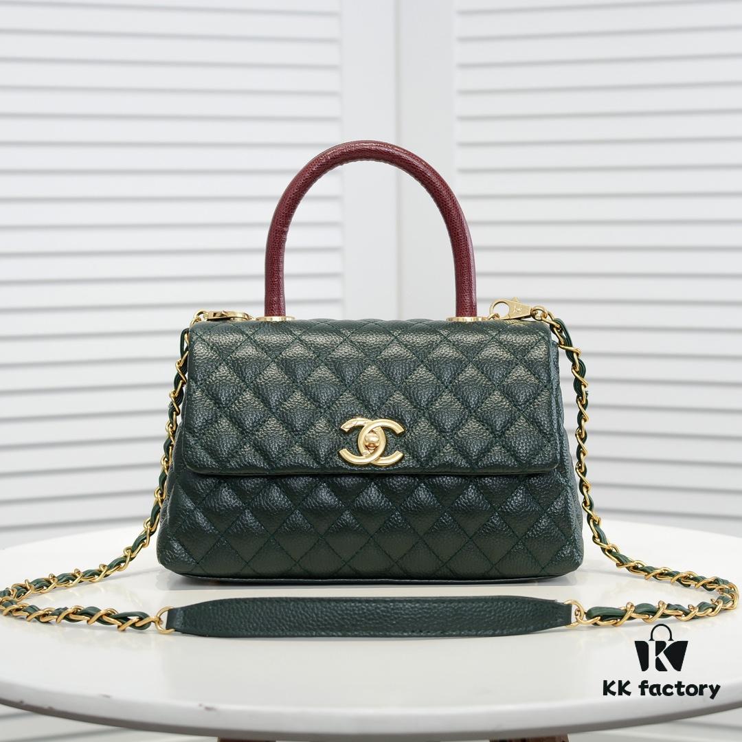 Emerald Green and Red Chanel-Style Shoulder Bag with Unique Clasp Design – Dual Carry Tote & Crossbody, Exotic Texture with Luxe Gold Hardware