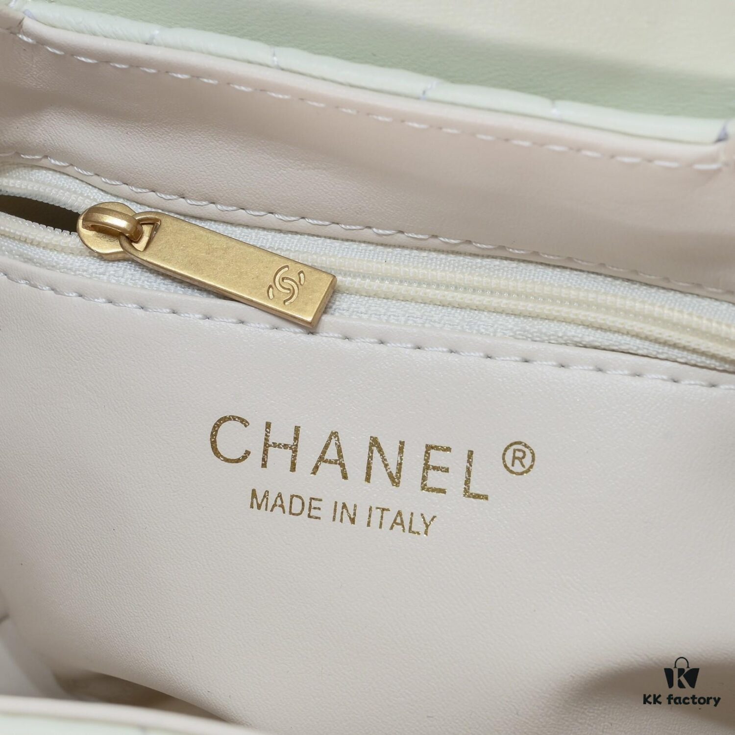 Chanel 6170 New Bag Beautiful Design Inspired by Camellia Flower from AW23/24 Collection