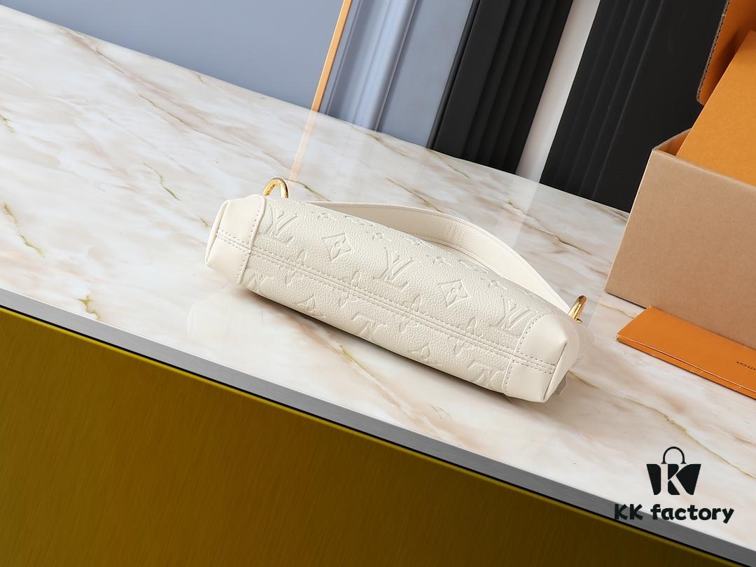 Upgraded Original M12174 This Pochette Sèvres Belongs to the LV Ski Collection, Ready to Shine in a 'Sparkling' Gunmetal Tone