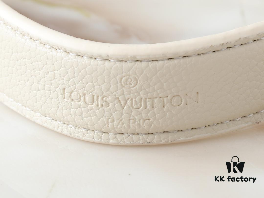 Upgraded Original M12174 This Pochette Sèvres Belongs to the LV Ski Collection, Ready to Shine in a 'Sparkling' Gunmetal Tone