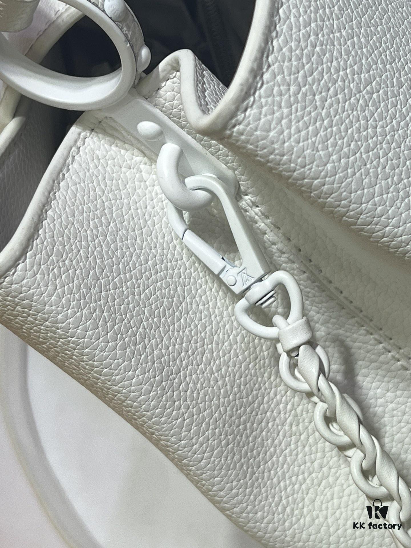 M24880 M24607 Black Out Capucines Souple Large Handbag