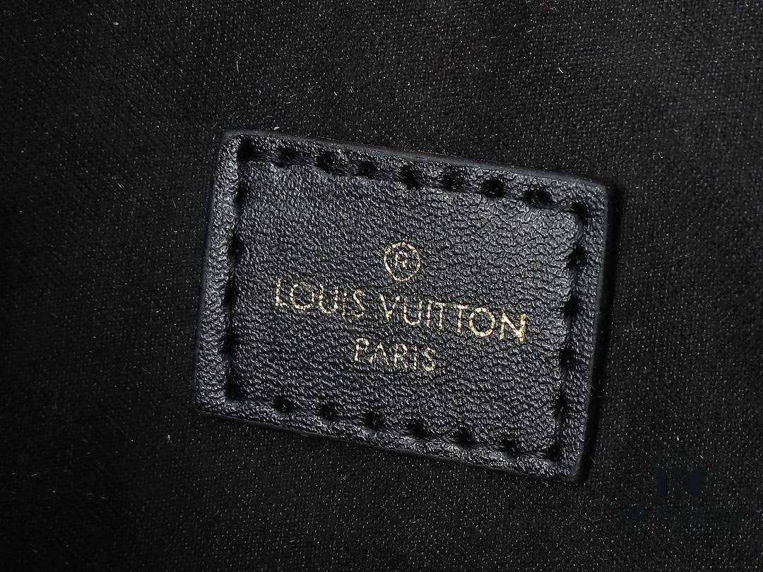 LV Nova Small and Medium Handbags M13137 M13140 – 2025 Cruise Collection