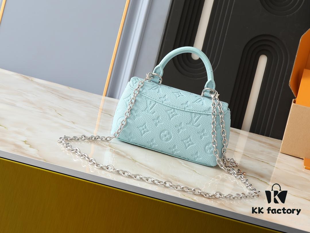 Upgraded Original Version M12145 White M12144 Black M12211 Blue This Nano Madeleine Bag Features a Miniaturized Interpretation of the Madeleine Bag Crafted in Monogram Empreinte Leather Complemented by a Classic S-Lock Closure and a Detachable Chain Accented with the LV Circle Signature Offering Ample Space for Daily Essentials and Can Be Carried as a Top Handle Crossbody or Shoulder Bag Dimensions: 12.5 x 6 x 21 cm (Height Width Length)