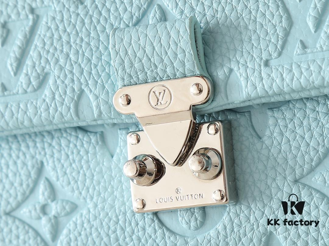 Upgraded Original Version M12145 White M12144 Black M12211 Blue This Nano Madeleine Bag Features a Miniaturized Interpretation of the Madeleine Bag Crafted in Monogram Empreinte Leather Complemented by a Classic S-Lock Closure and a Detachable Chain Accented with the LV Circle Signature Offering Ample Space for Daily Essentials and Can Be Carried as a Top Handle Crossbody or Shoulder Bag Dimensions: 12.5 x 6 x 21 cm (Height Width Length)