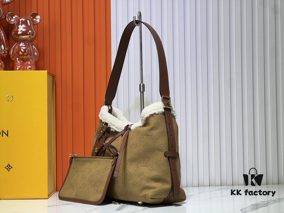 M11843 M46203 (Suede Leather with Digital Perforation Technique, Aligned Pattern) CarryAll Small Bag from LV Ski Collection