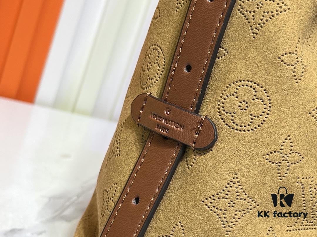 M11843 M46203 (Suede Leather with Digital Perforation Technique, Aligned Pattern) CarryAll Small Bag from LV Ski Collection