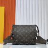 Authentic High-End Quality LV M67692# M47542 Exclusive New Arrival Cosmetic Pouch Classic Monogram Handheld Bag