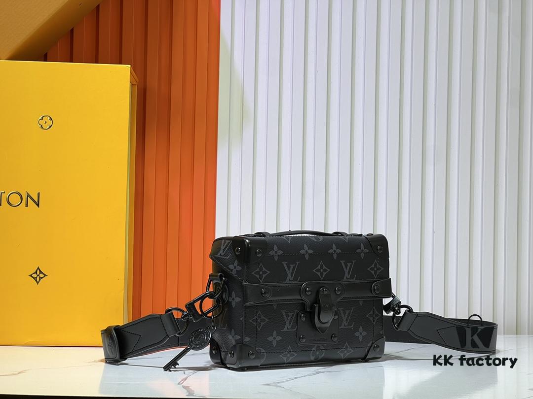 693065c66e68136f4d9a46f8 Soul Trunk Bag in Black and Multicolor Grain Leather