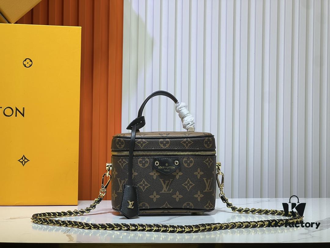 M47125 Vanity Chain Pouch