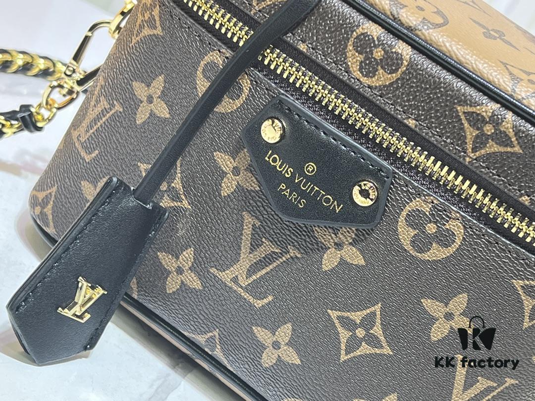 M47125 Vanity Chain Pouch