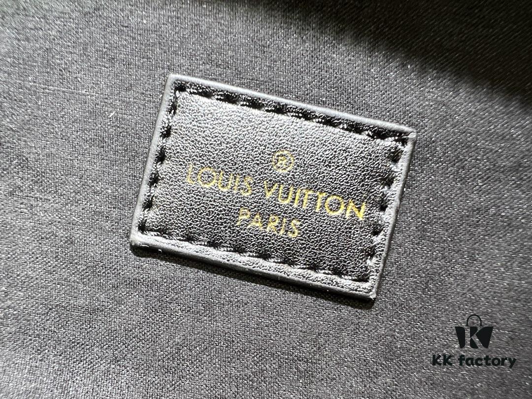 M47125 Vanity Chain Pouch