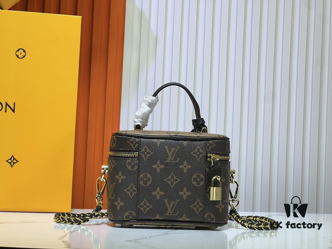 M47125 Vanity Chain Pouch