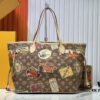 M45865 M40995 This Neverfull Medium Handbag is crafted from Monogram Tiles canvas in a tote silhouette, accented with leather trim that defines the top and handles. The central LV Circle signature pairs playfully with the watercolor-effect Monogram pattern, while the printed zip pouch can be removed for separate use.