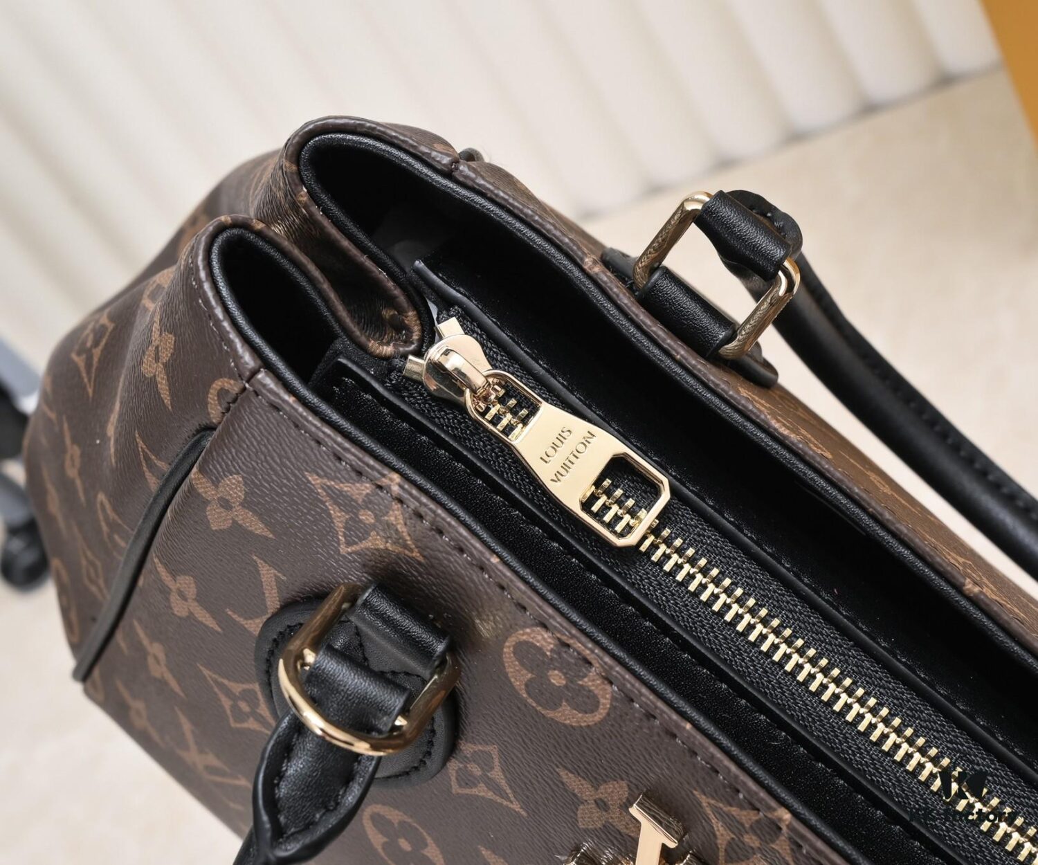 Exclusive Real Shot - Upgraded Version ‼️ LV Monogram with Leather Trim Handheld, Shoulder & Crossbody Bag Model 58188 with Long Strap, 2022 New Fashion Women's Bag, Monogram Genuine Leather Strap Tote, Large Capacity [Strong], Size 33-22-16cm