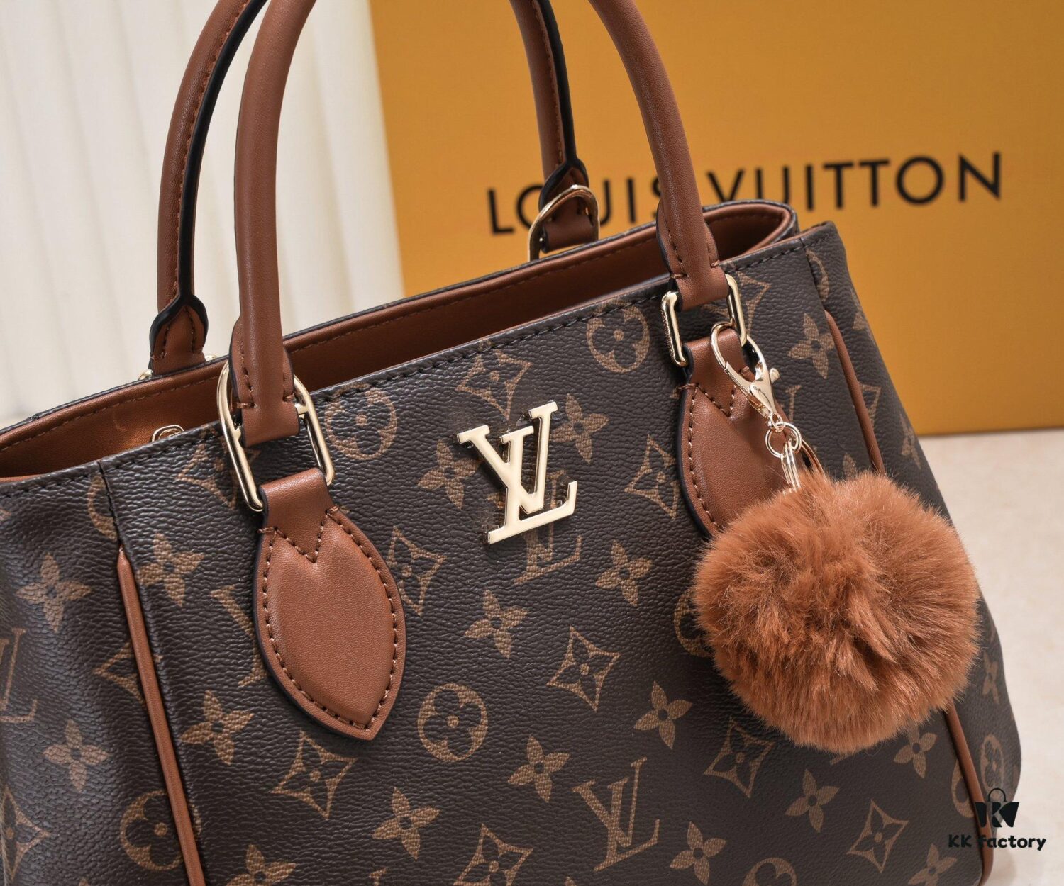 Exclusive Real Shot - Upgraded Version ‼️ LV Monogram with Leather Trim Tote Shoulder Crossbody Bag Model 58188, Includes Long Strap, 2022 New Fashion Women's Bag, Monogram Pattern with Genuine Leather Strap, Large Capacity [Strong], Size 33-22-16cm