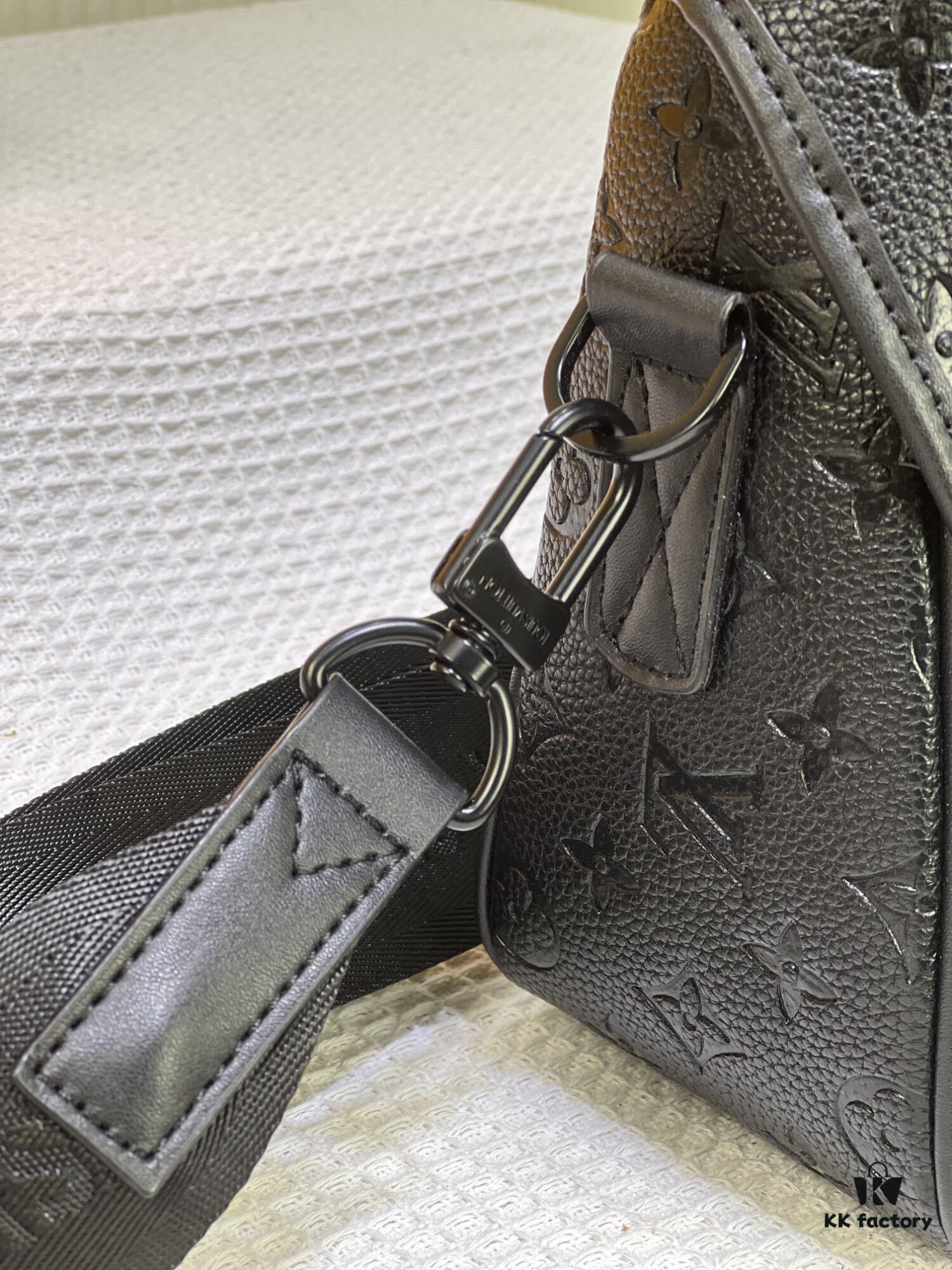 M46972 Vintage Flower, Black Flower LV Trail Messenger Bag