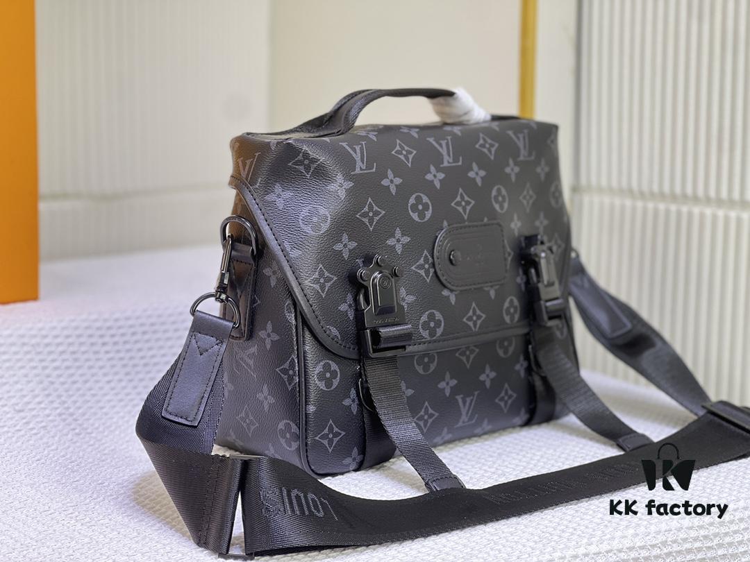 M46972 Monogram and Black Flower - LV Trail Messenger Bag