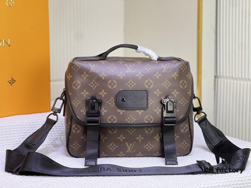 M46972 Vintage Flower, Black Flower LV Trail Messenger Bag