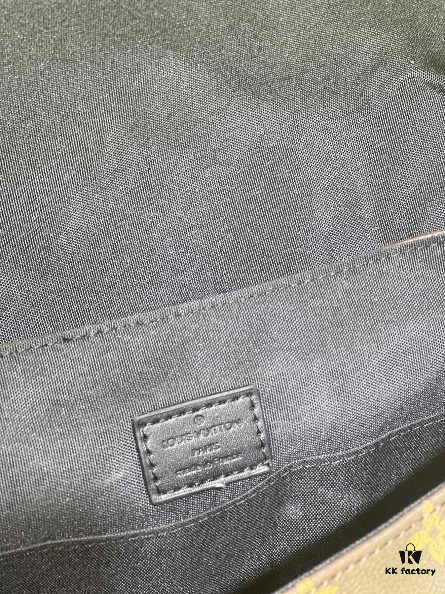 M46972 Vintage Flower, Black Flower LV Trail Messenger Bag