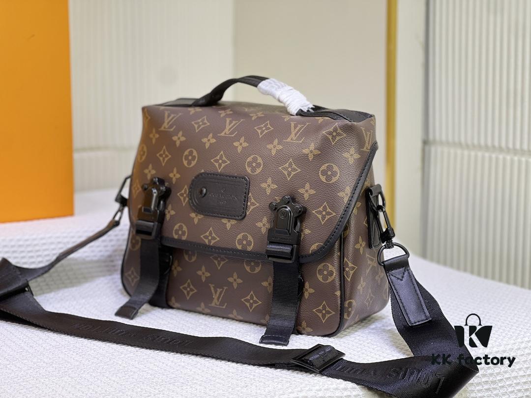 M46972 Vintage Flower, Black Flower LV Trail Messenger Bag