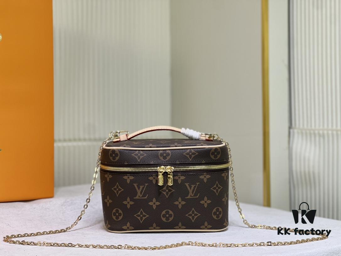 M44495 42263Nice Mini Cosmetic Case