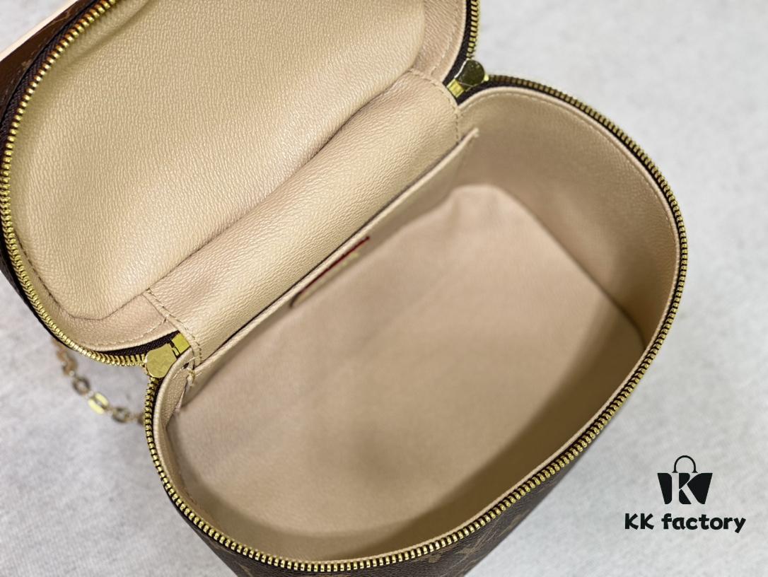 M44495 42263Nice Mini Cosmetic Case