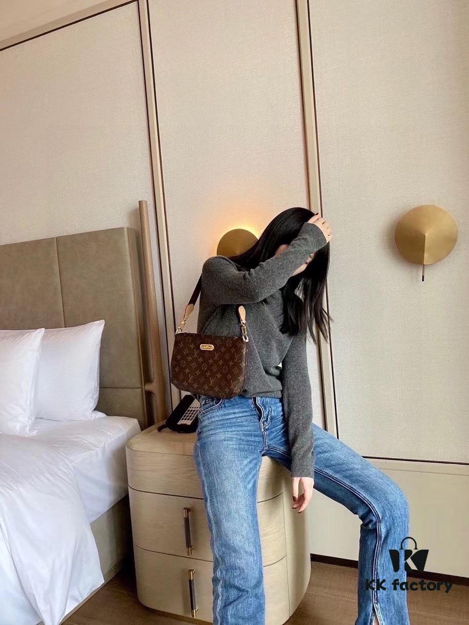 Authentic LV M40719 Genuine Leather Popular Bag, Size: 30 x 16, Korean Vintage Style, Trendy and Practical