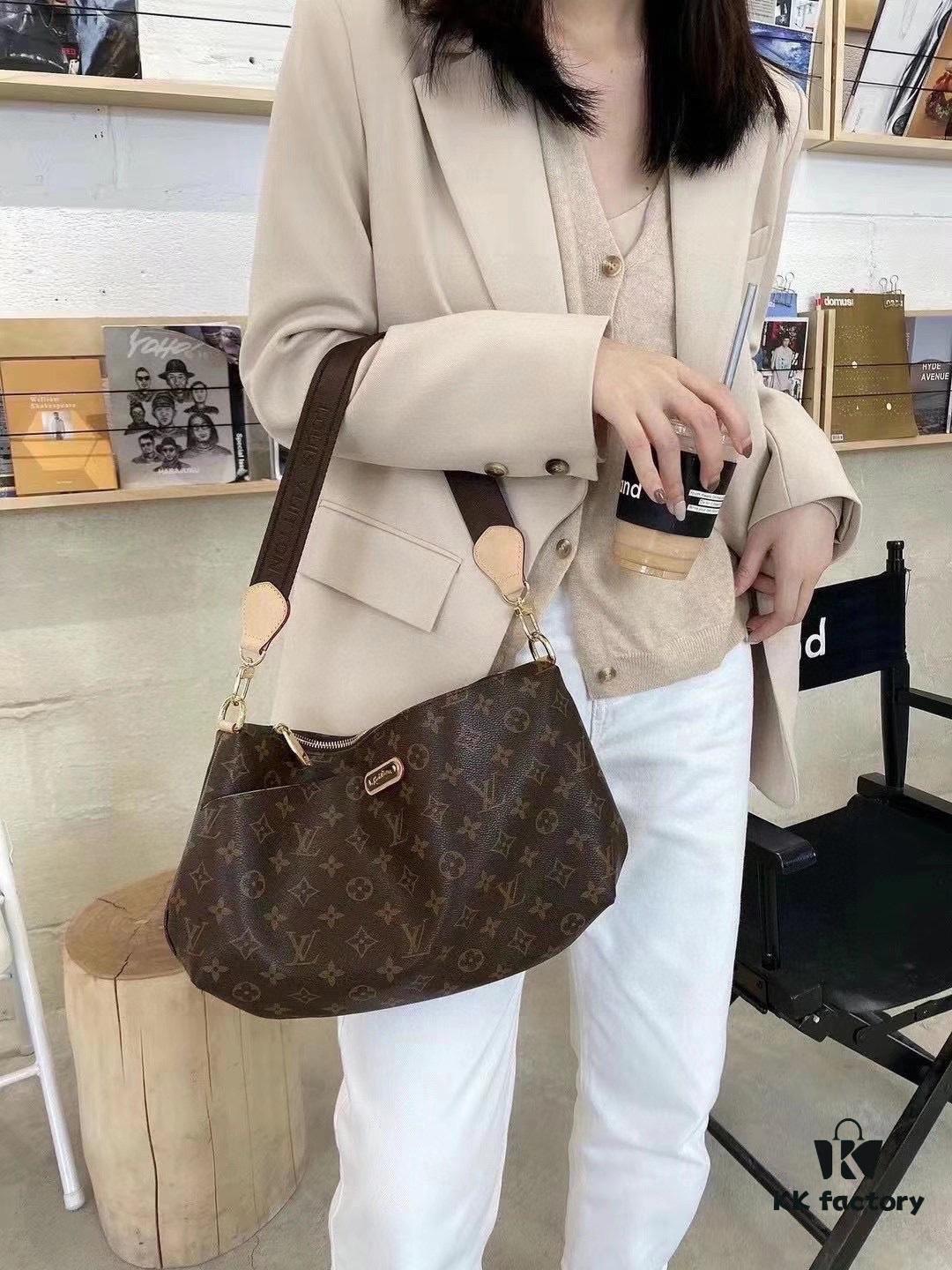 Authentic LV M40719 Genuine Leather Popular Bag, Size: 30 x 16, Korean Vintage Style, Trendy and Practical