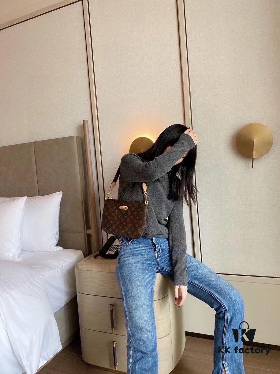 Authentic LV M40719 Genuine Leather Popular Bag, Size: 30 x 16, Korean Vintage Style, Trendy and Practical