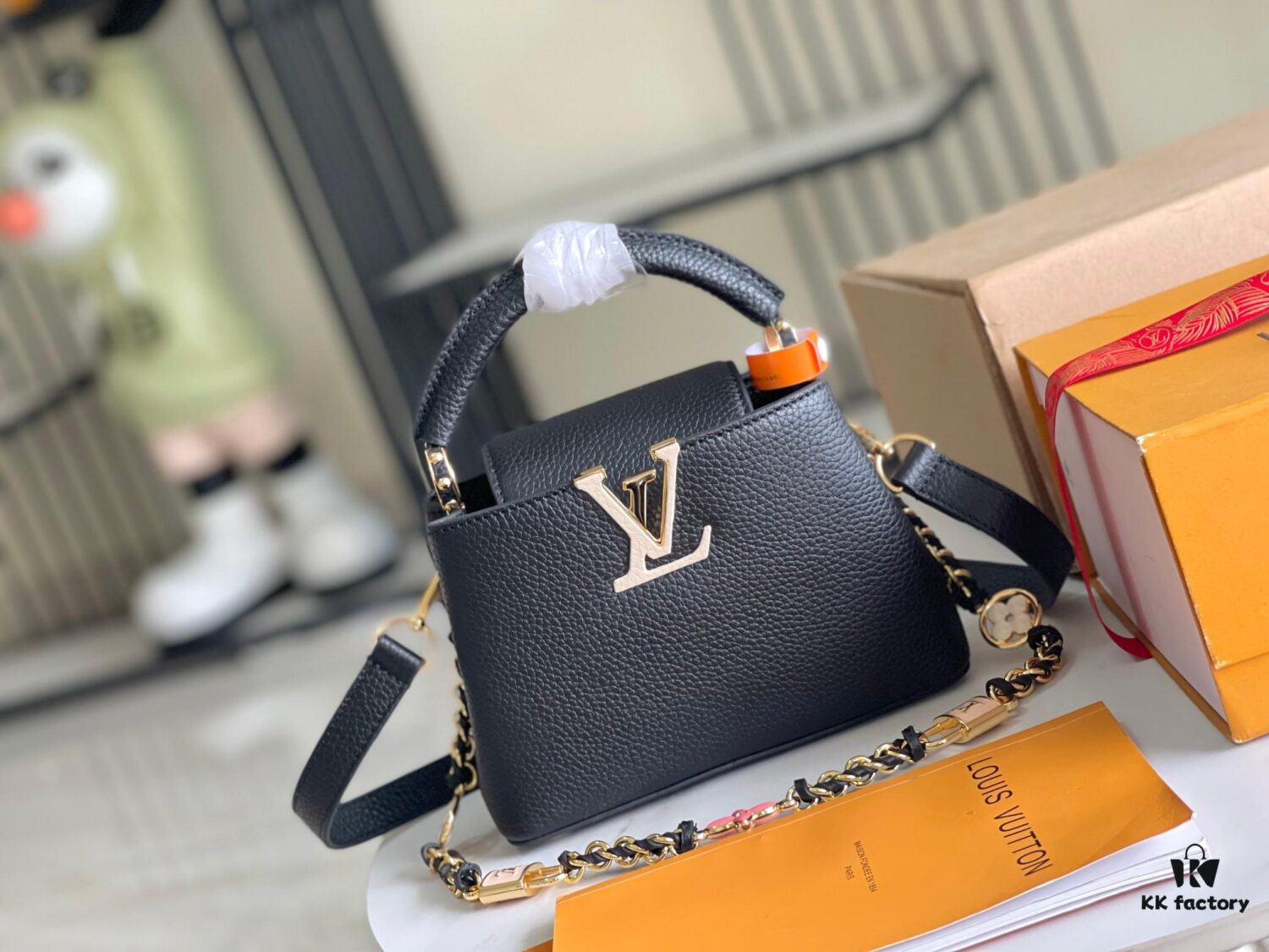 Top Grade Full Set Packaging 【Top Grade Original Factory Leather M23950💋 M23951 Black with White Gold Upgraded Hardware】【Capucines Mini Handbag】