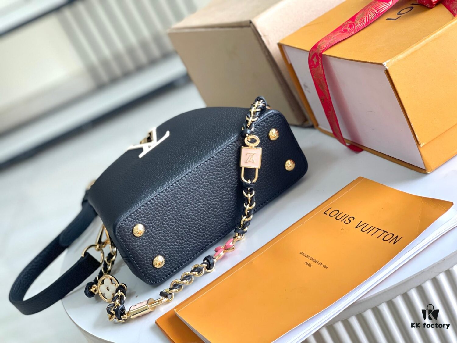 Top Grade Full Set Packaging 【Top Grade Original Factory Leather M23950💋 M23951 Black with White Gold Upgraded Hardware】【Capucines Mini Handbag】