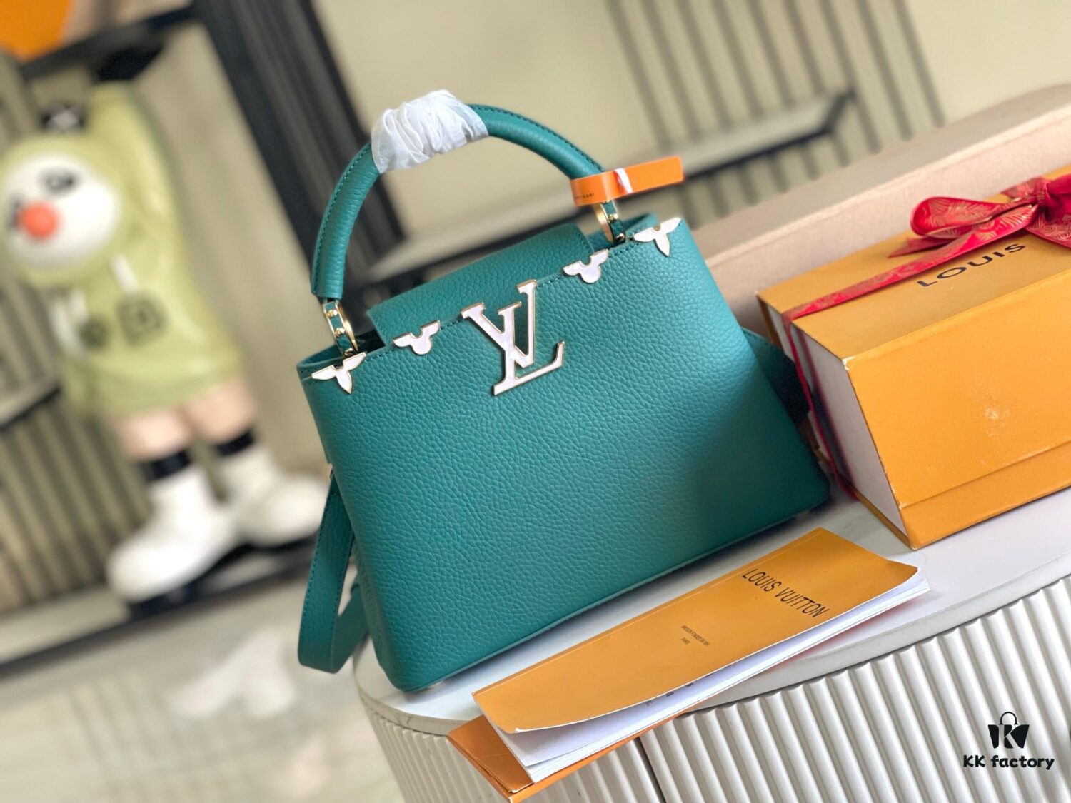 Supreme Grade Full Set Packaging [Premium Original Leather M23766 💋 M23331 Green Mother-of-Pearl Hardware] Capucines Mini Handbag