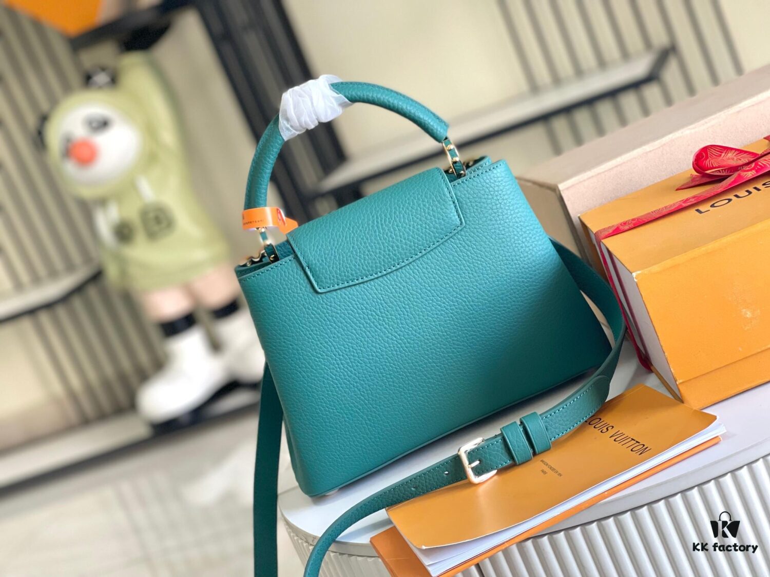 Supreme Grade Full Set Packaging [Premium Original Leather M23766 💋 M23331 Green Mother-of-Pearl Hardware] Capucines Mini Handbag