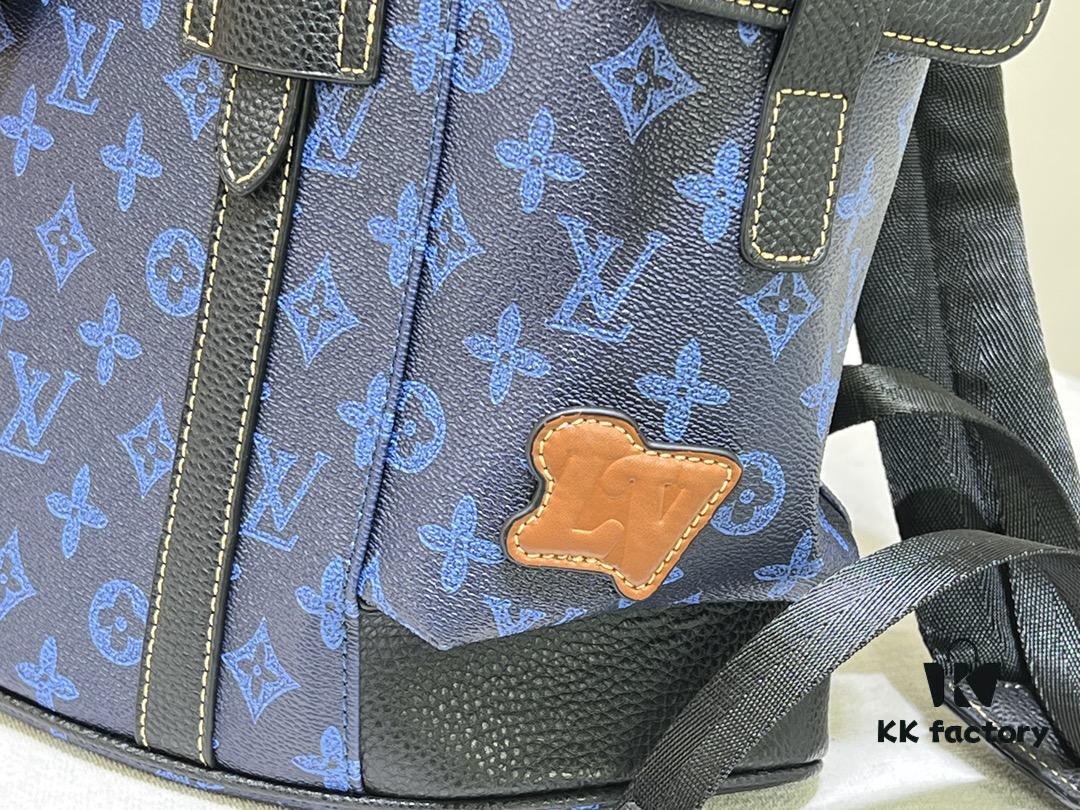 M46338 Christopher Medium Backpack