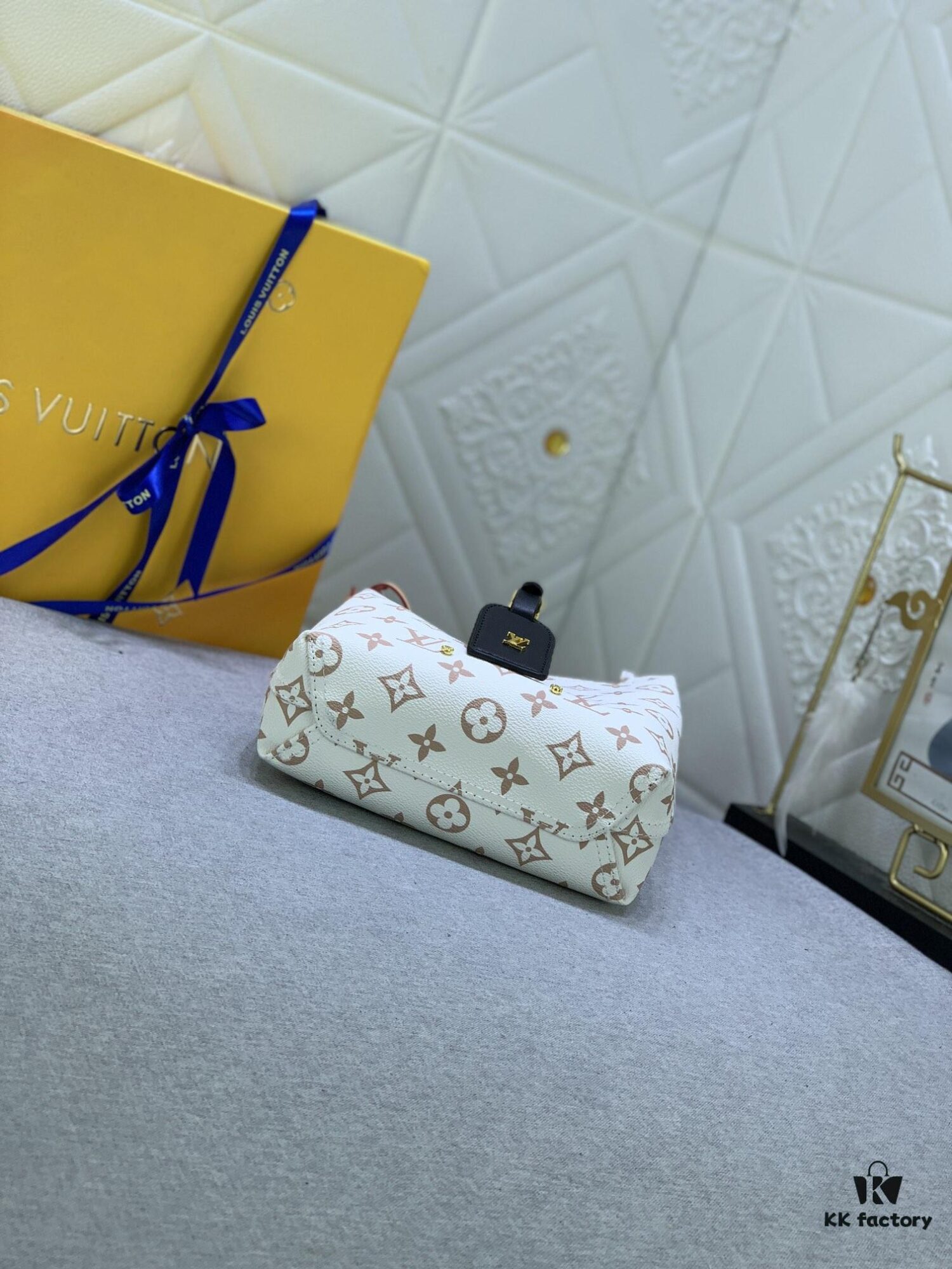 Upgraded Original M46816 Yellow Flower Vintage Atlantis BB Handbag