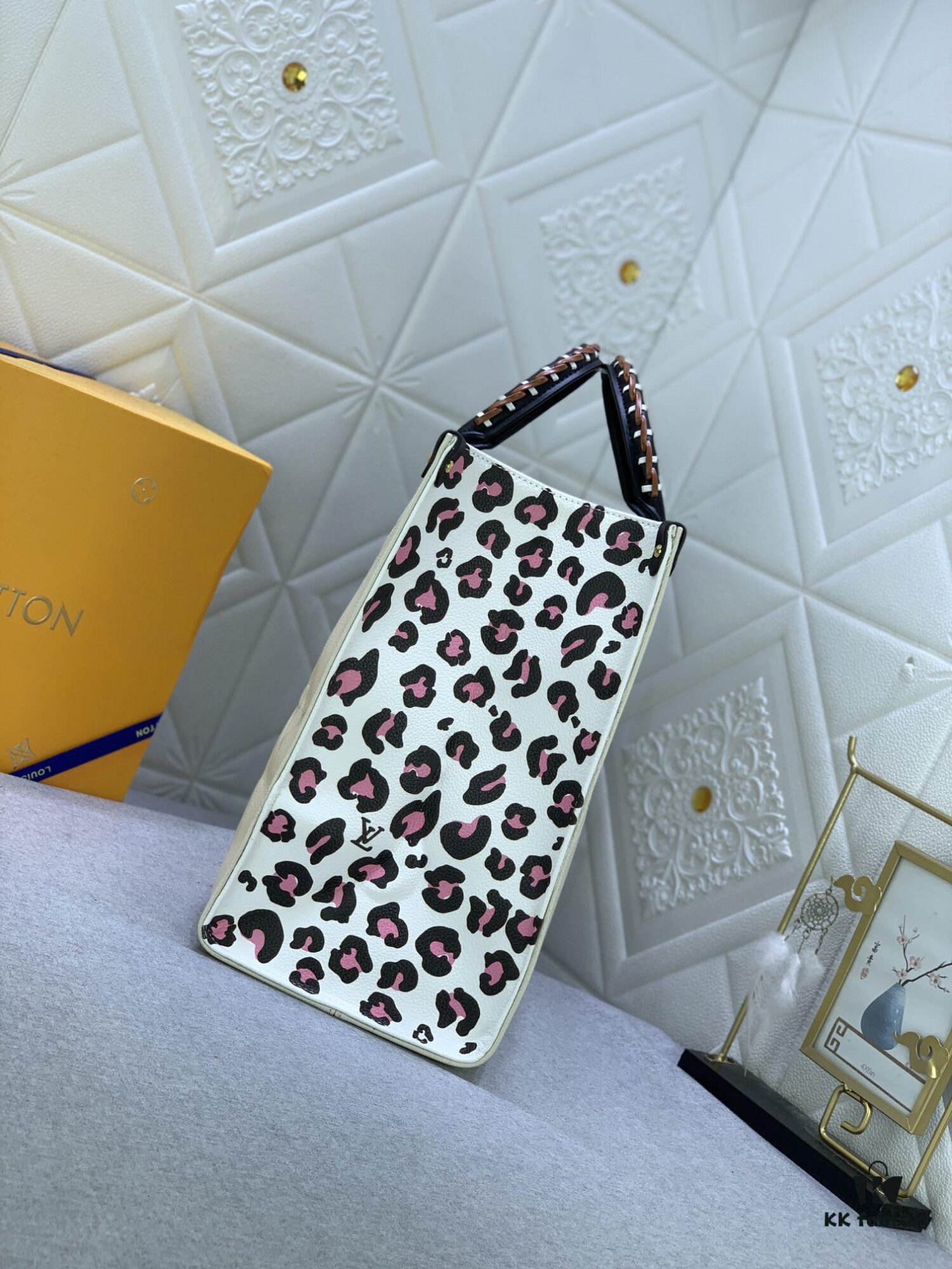 New Arrival [LV CRAFTY ONTHEGO Tote Bag] m45373, m45719 - Large 160, Medium 150, Small Upgraded Original Version, Authentic Woven Handle Strap with Leopard Print Silk Screen