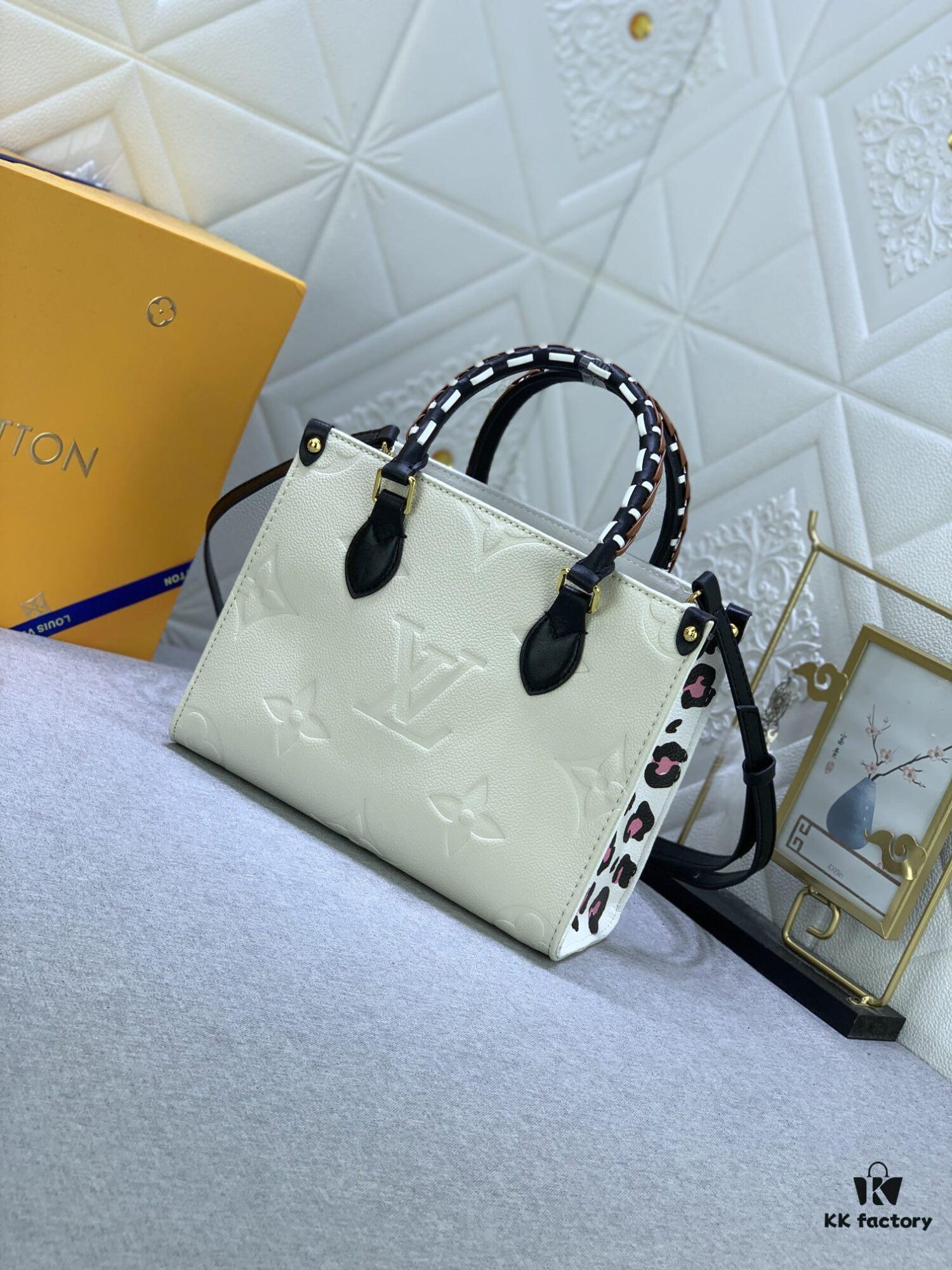New Arrival [LV CRAFTY ONTHEGO Tote Bag] M45373, M45719 – Large 41x34x19, Medium 34x26x15, Small 25x19x11 – Embossed Leather with Classic Monogram Pattern, Braided Handle Trim, Leopard Print Silk Screen, Street-Style Design
